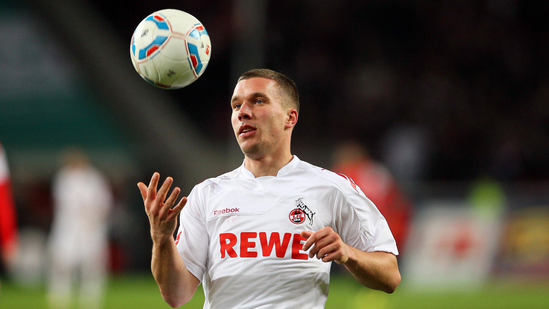 联盟是否应推动球员联盟内部民主机制，改变联盟规则的球员